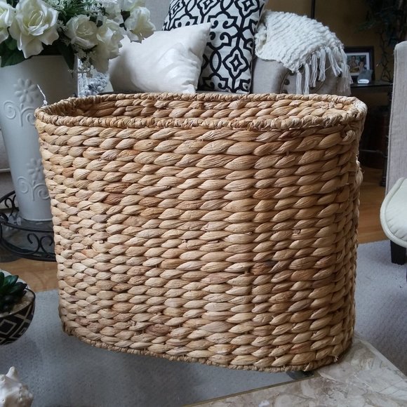 Boutique Other - BEACH Cottage WOVEN Basket With HANDLES